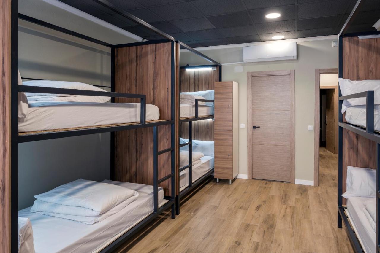Som Hostel By The Venue บาเลนเซีย ภายนอก รูปภาพ