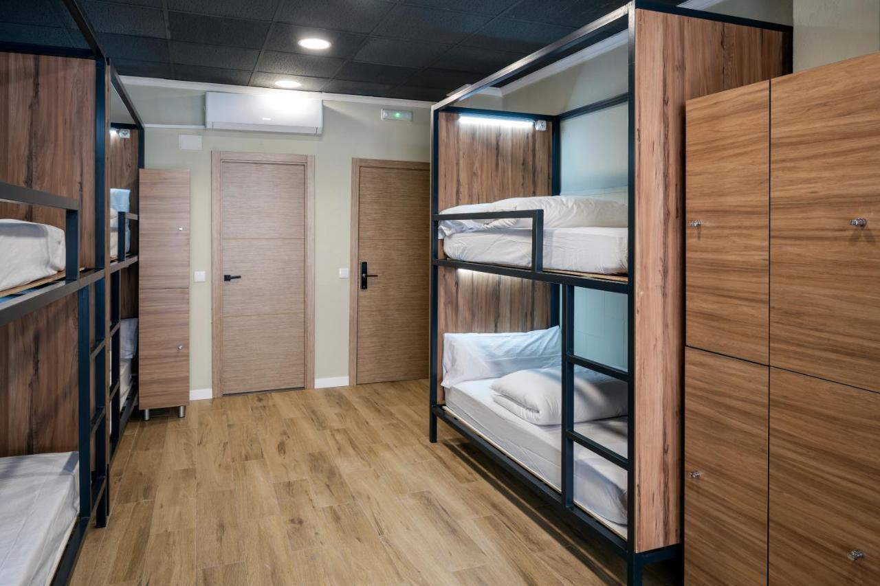 Som Hostel By The Venue บาเลนเซีย ภายนอก รูปภาพ